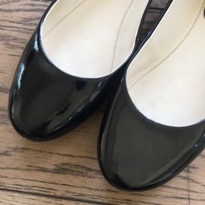 Kenneth Cole Reaction black patent ballet flat 8.5